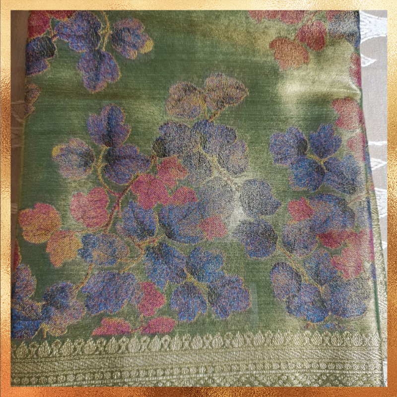 Elegant Bridal green Kanjivaram with golden zari. Perfect for weddings & festive wear. Handpicked collection at The Saree Mahal