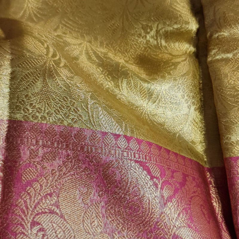 Intricately woven Gold Organza Saree with Magenta Brocade Border – Elegant Drape