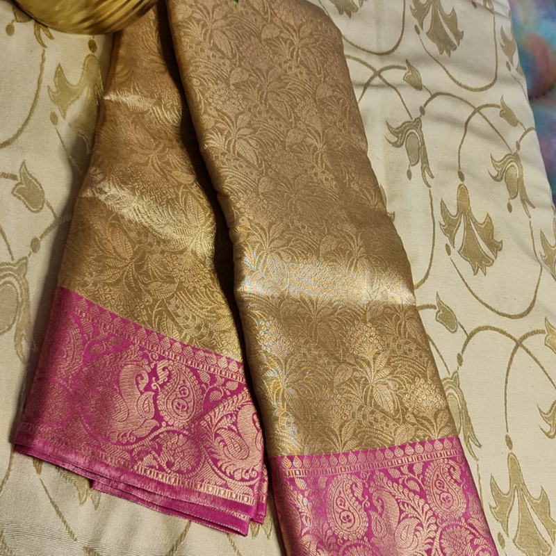 Intricately woven Gold Organza Saree with Magenta Brocade Border – Elegant Drape