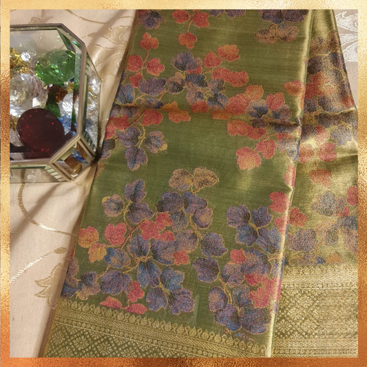 Elegant Bridal green Kanjivaram with golden zari. Perfect for weddings & festive wear. Handpicked collection by The Saree Mahal