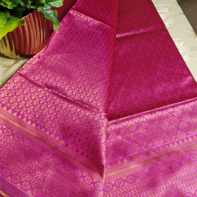 Soft Silk (TSM SS008) : Magenta Copper Jacquard
