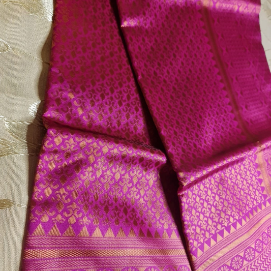 Soft Silk (TSM SS008) : Magenta Copper Jacquard